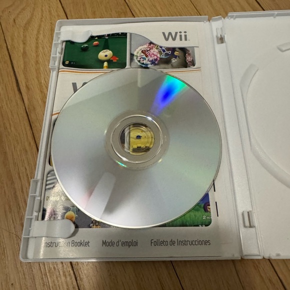 Nintendo Wii Play Video Game Excellent Condition 2006 Y2K Vintage Multiplayer - Picture 4 of 4